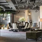 Yust Hotel *