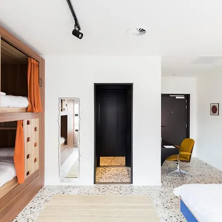 Hotel Yust *