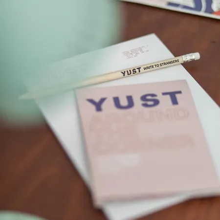Yust فندق *