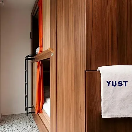 Yust Hotel Lutych