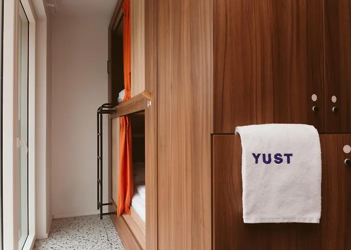 Hotel Yust *